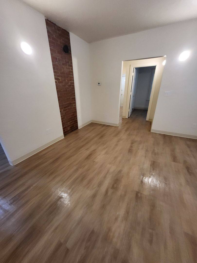 Apartment for rent at 225 N Ashland, Green Bay, WI 54303