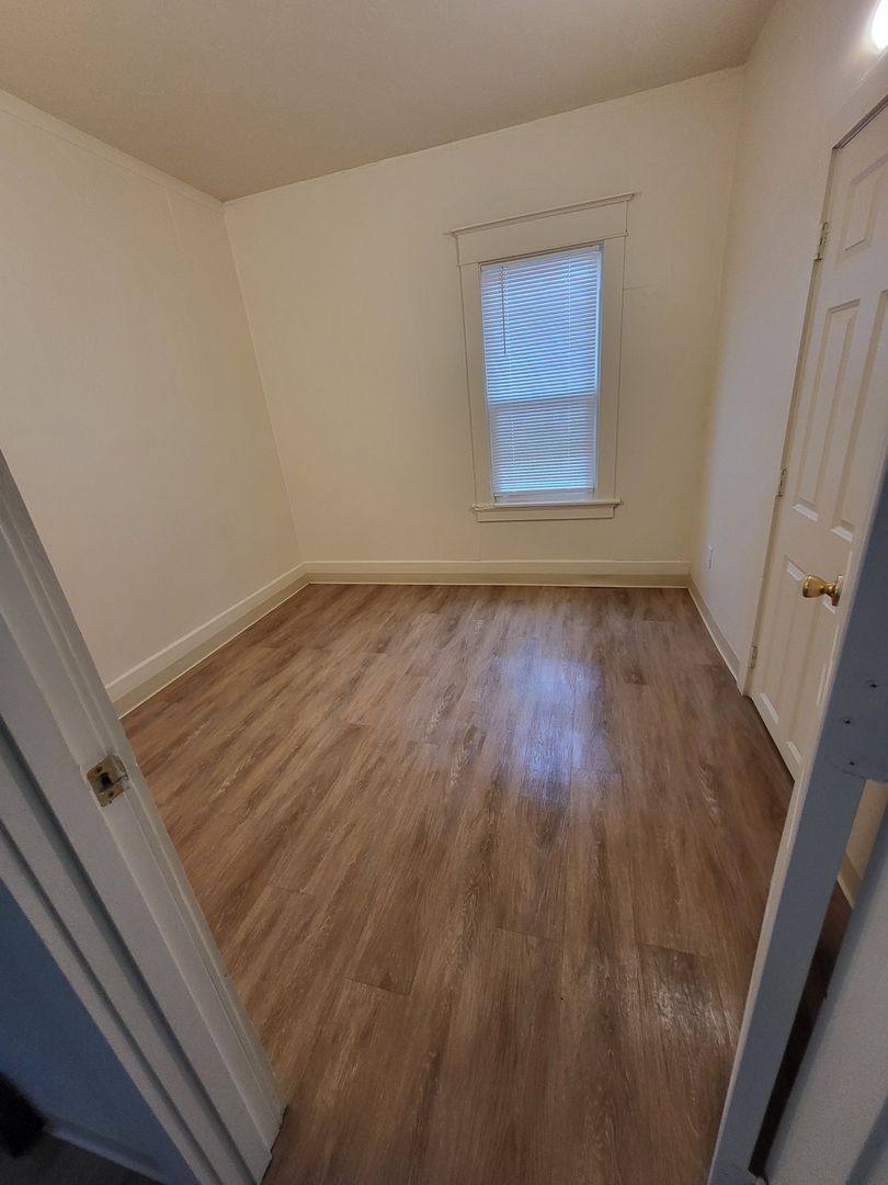 Apartment for rent at 225 N Ashland, Green Bay, WI 54303