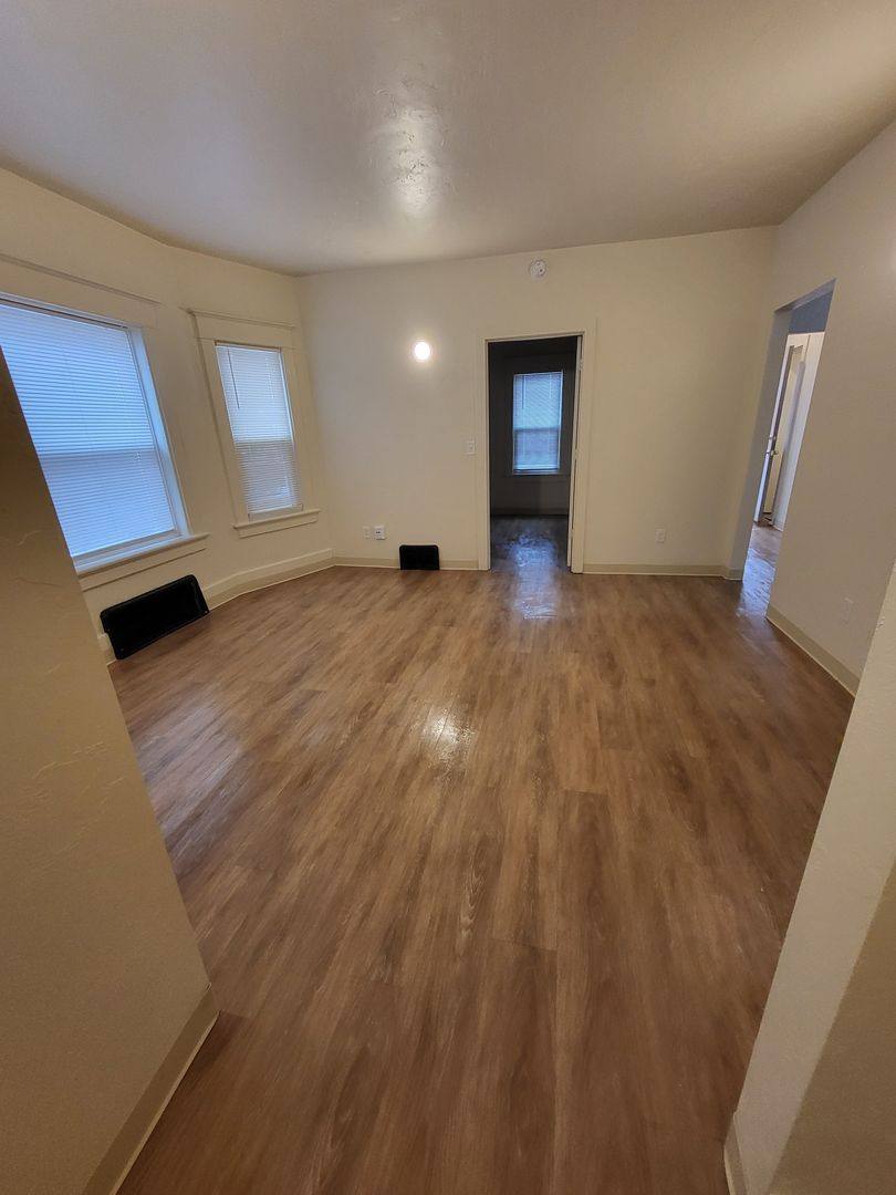 Apartment for rent at 225 N Ashland, Green Bay, WI 54303