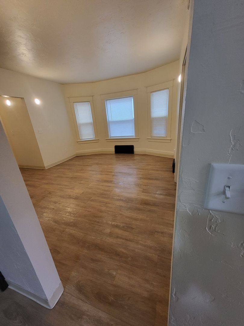 Apartment for rent at 225 N Ashland, Green Bay, WI 54303