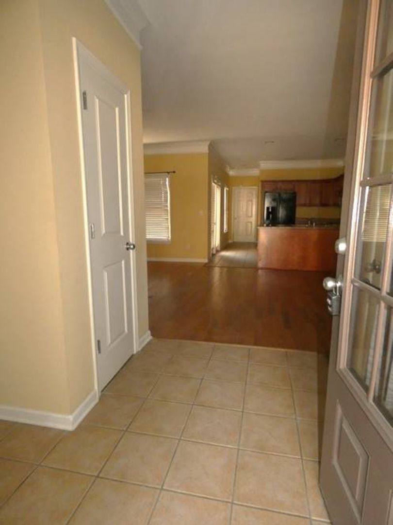 Townhouse for rent at 1543 Inverness Cove Lane, Birmingham, AL 35242