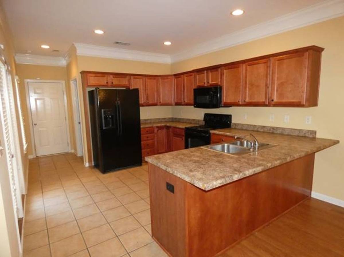 Townhouse for rent at 1543 Inverness Cove Lane, Birmingham, AL 35242