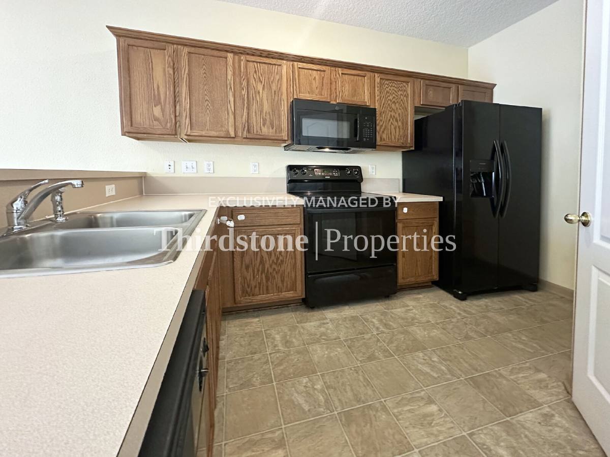 Townhouse for rent at 1660 Biscayne Bay Circle, Jacksonville, FL 32218