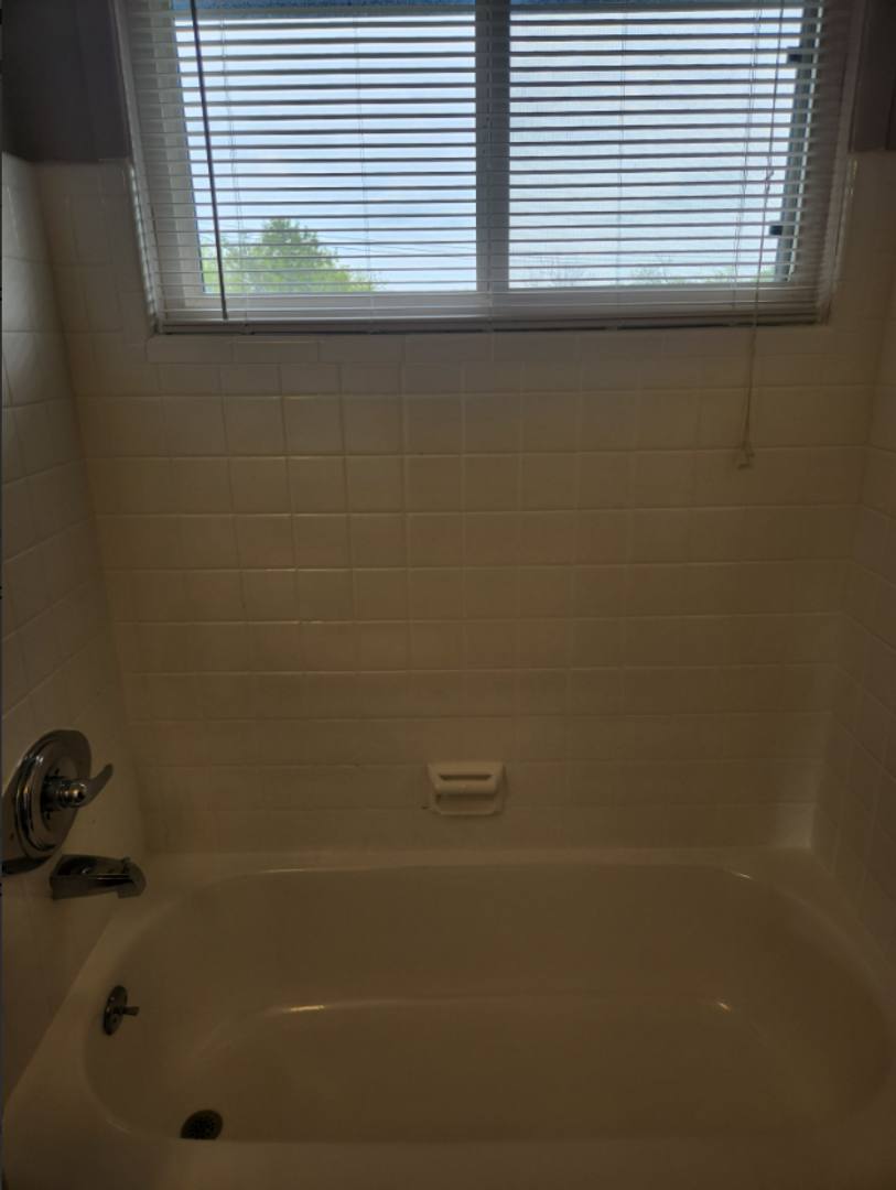 Apartment for rent at 1923 Crooks Rd #18, Royal Oak, MI 48073