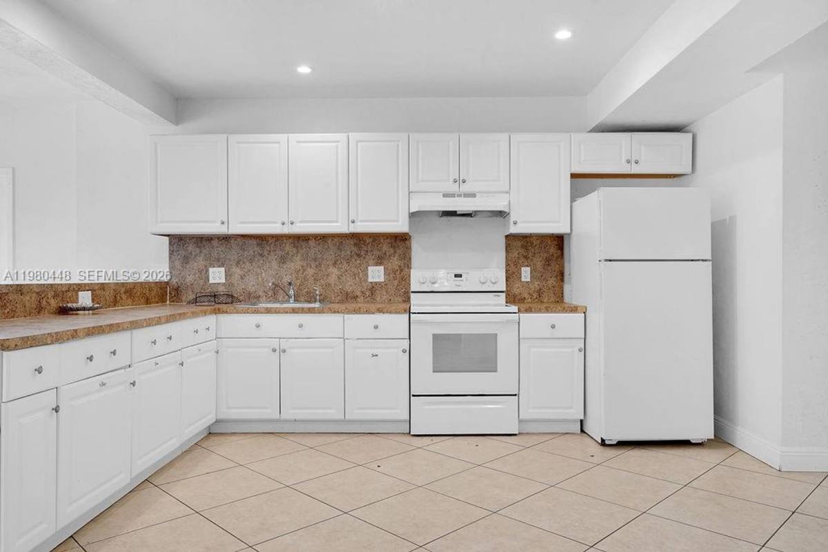 House for rent at 2417 Pierce St, Hollywood, FL 33020