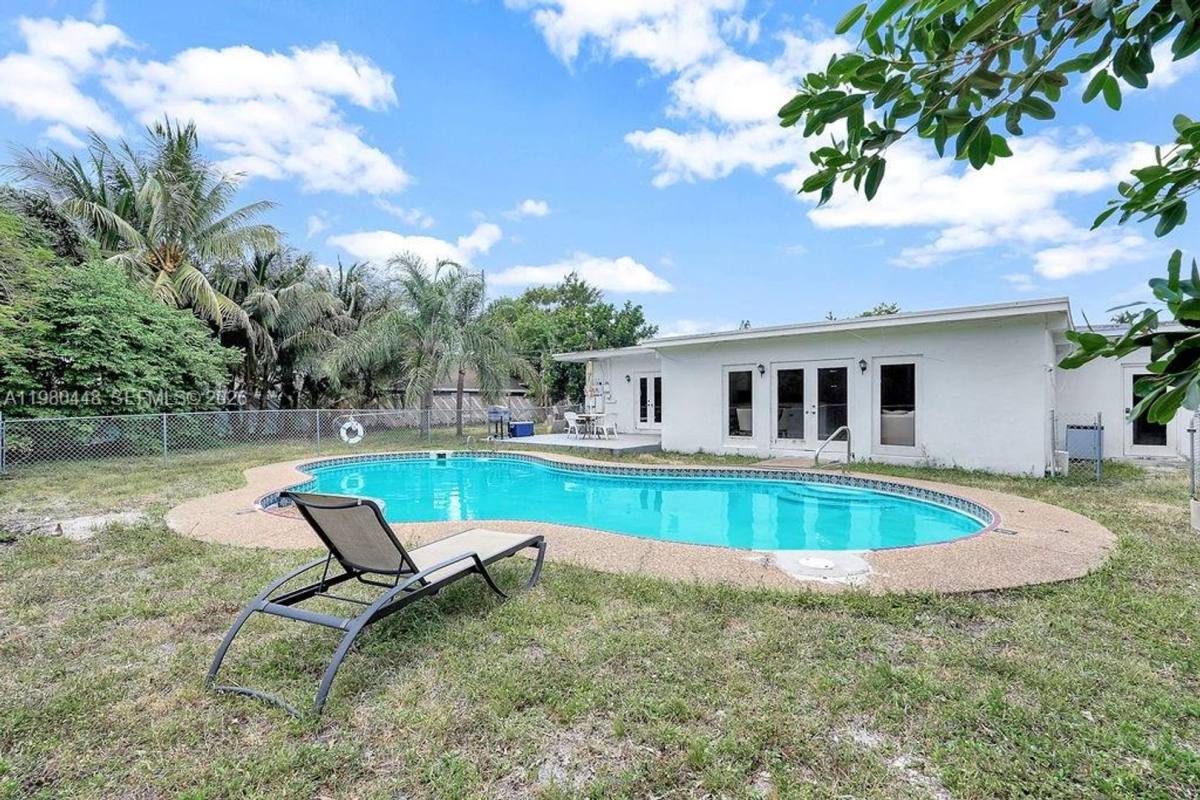 House for rent at 2417 Pierce St, Hollywood, FL 33020