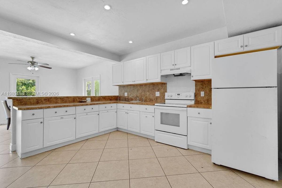 House for rent at 2417 Pierce St, Hollywood, FL 33020