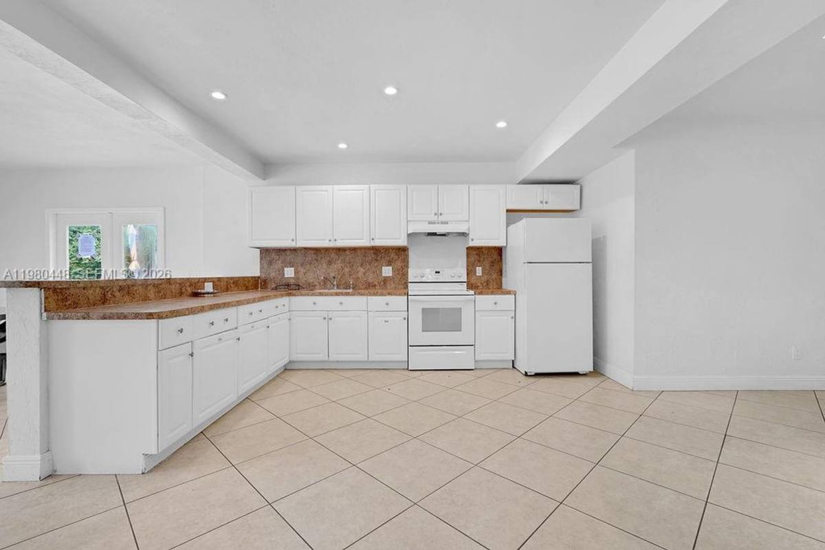 House for rent at 2417 Pierce St, Hollywood, FL 33020