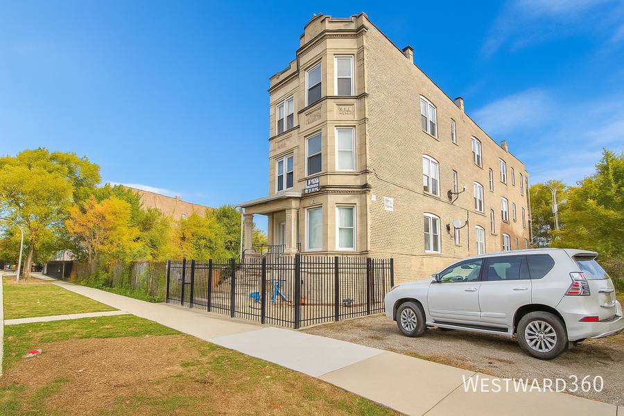 Apartment for rent at 1141 S Francisco Ave #R3, Chicago, IL 60612