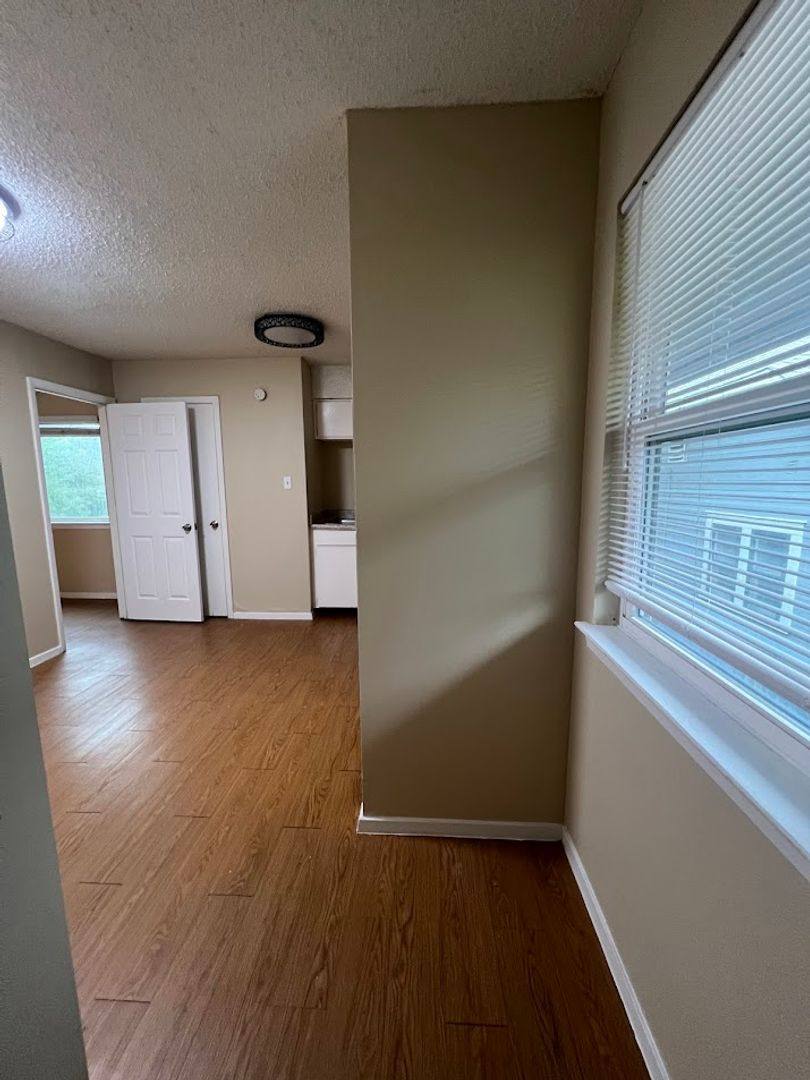 Apartment for rent at 202 E 32nd St #3, Austin, TX 78703