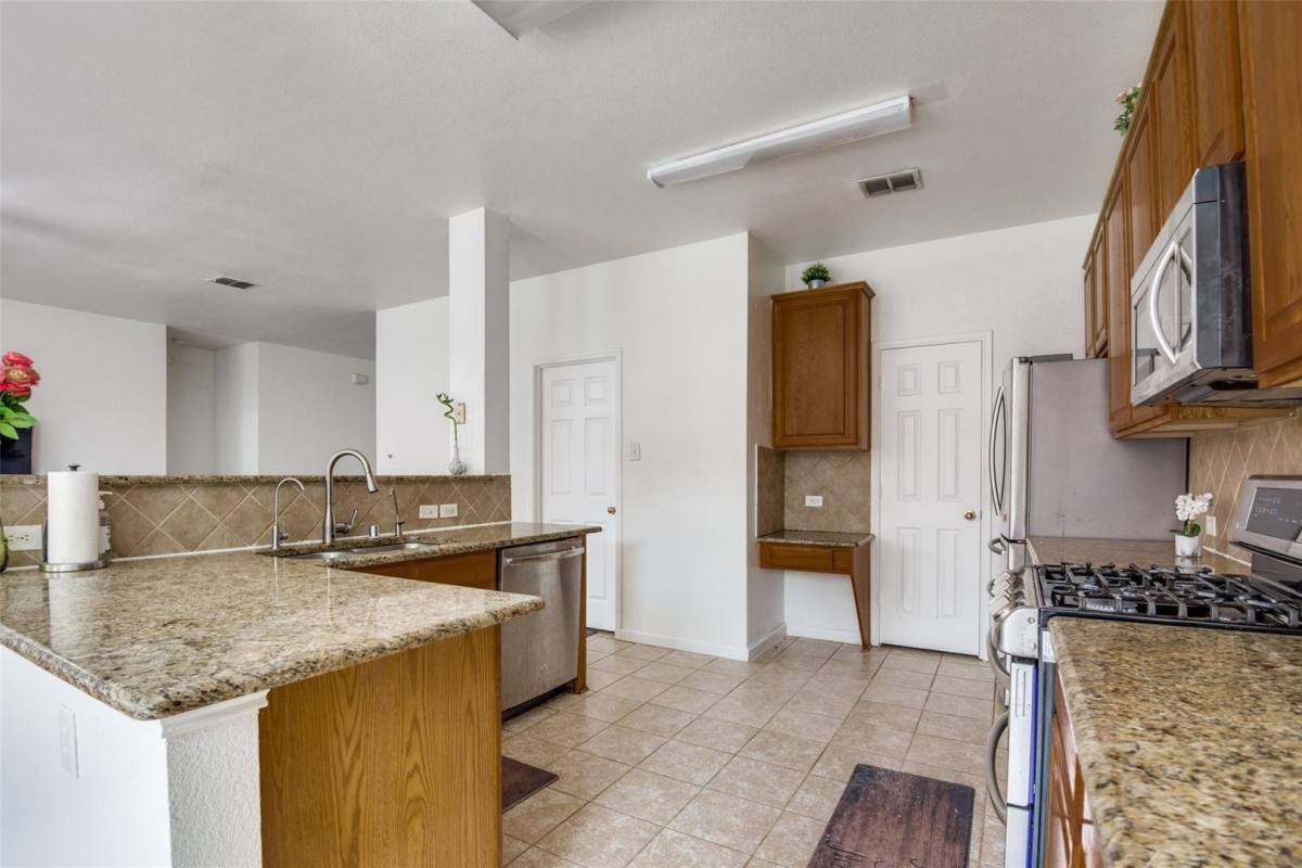 House for rent at 9720 Kingsmill Dr, Plano, TX 75025