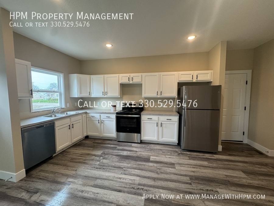 Townhouse for rent at 5139 13th St SW, Canton, OH 44710