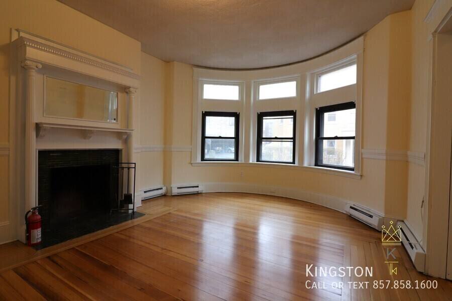 Apartment for rent at 12 Park St #1R, Brookline, MA 02446