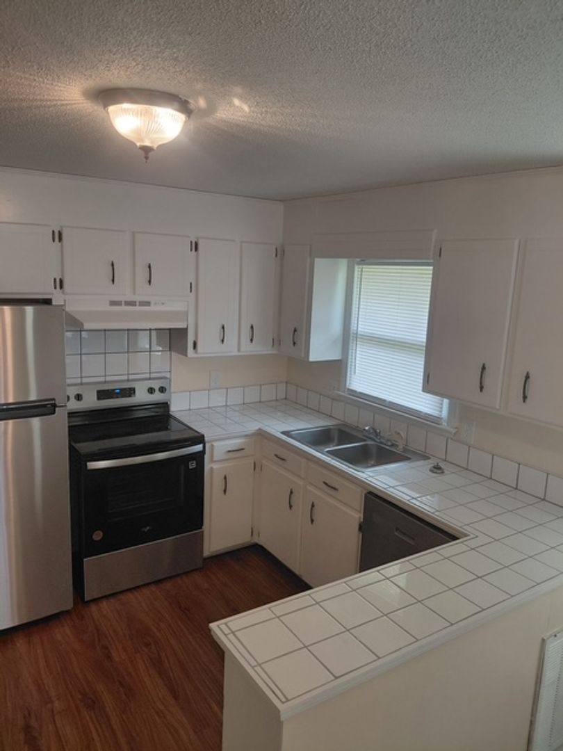 Apartment for rent at 3108 Plantation Dr, Florence, SC 29505