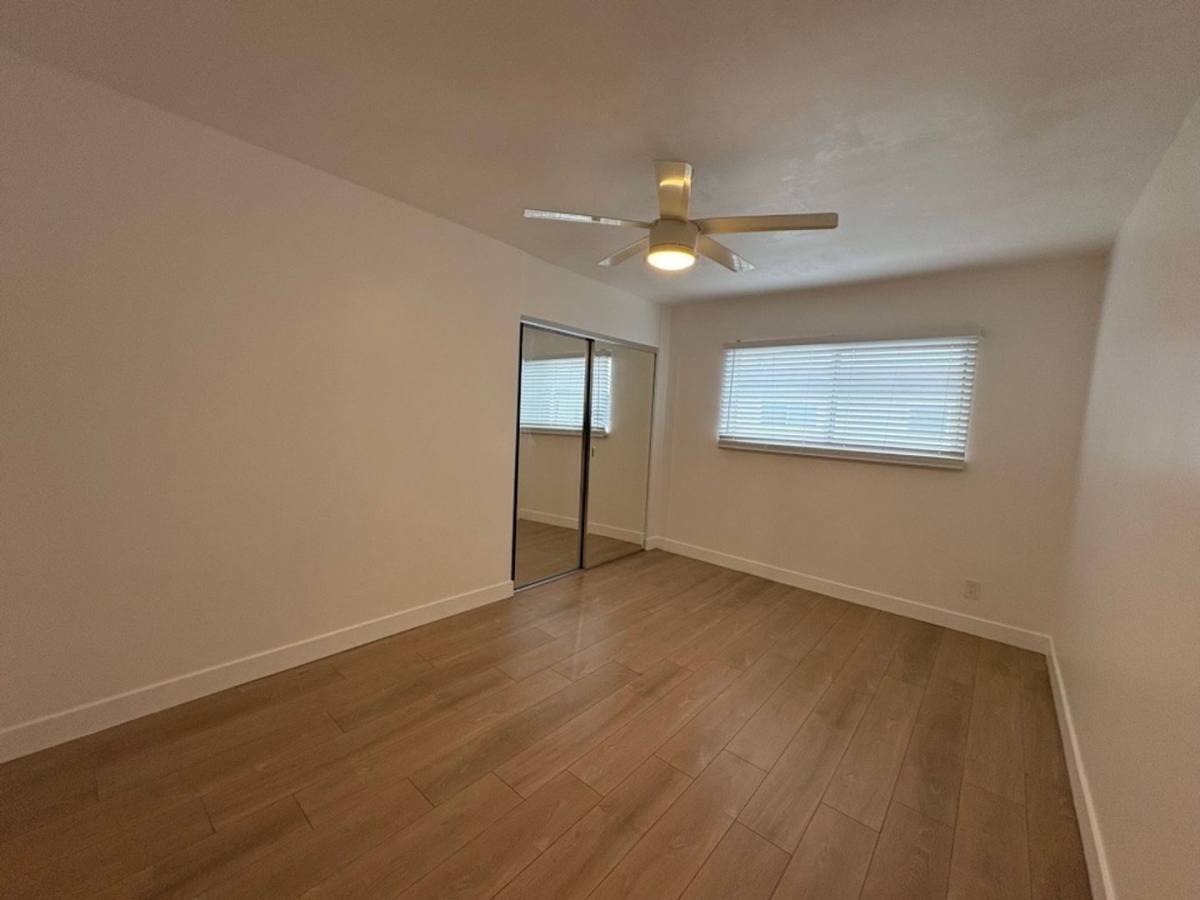 Apartment for rent at 445 Rose Ave, Long Beach, CA 90802