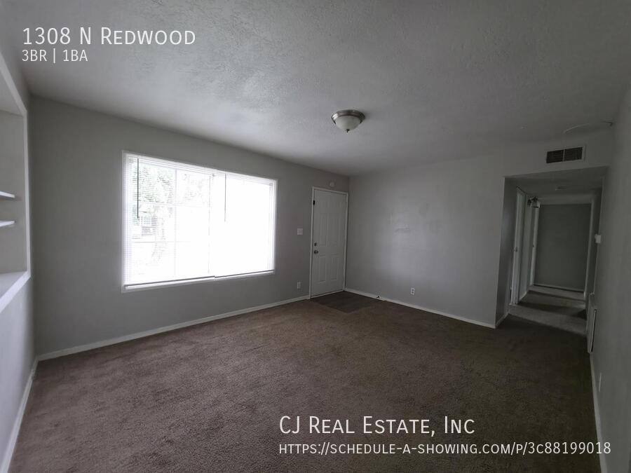 House for rent at 1308 N Redwood, Independence, MO 64056