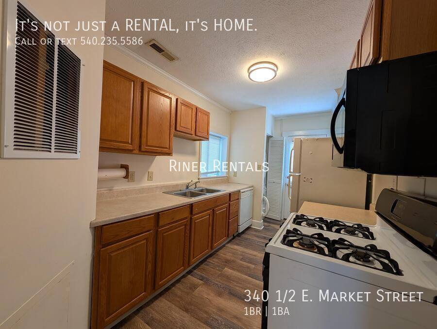 Apartment for rent at 340 1 2 E Market St, Harrisonburg, VA 22801