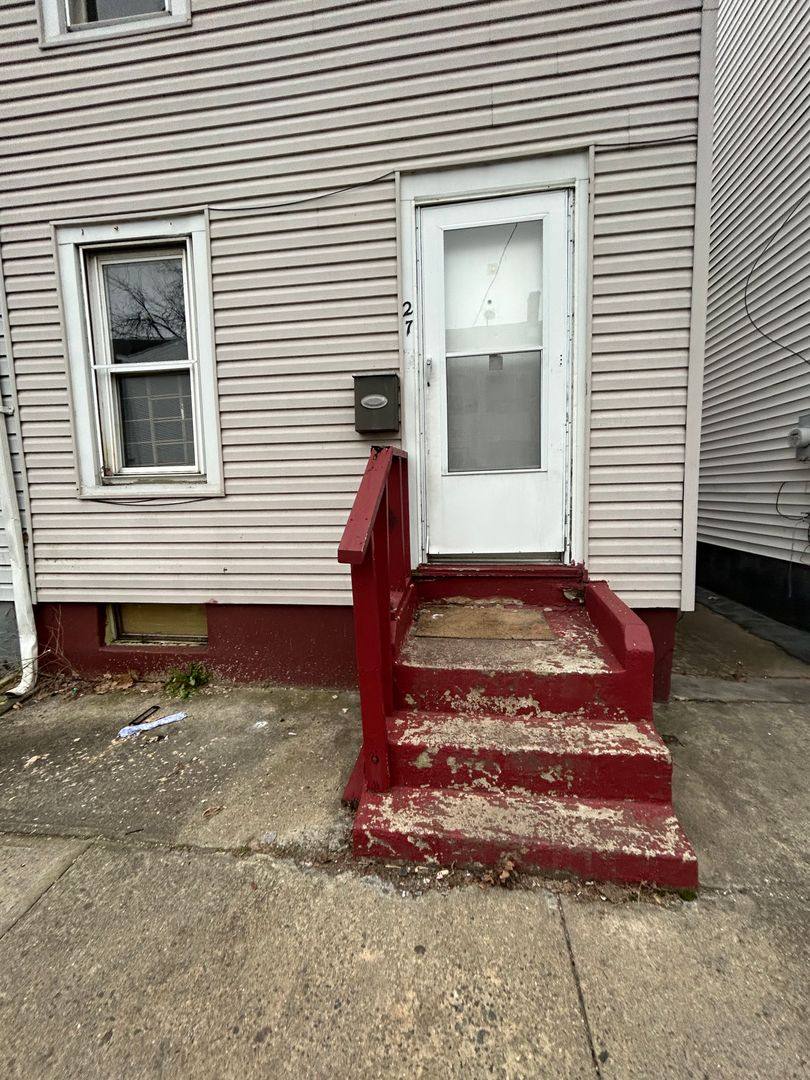 House for rent at 27 Passaic St, Trenton, NJ 08618