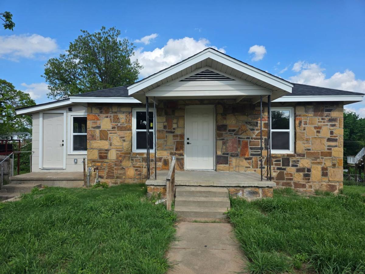 House for rent at 815 N Wilson Ave, Sand Springs, OK 74063