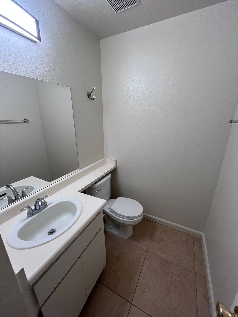 Condo for rent at 9127 Newhall Dr, Sacramento, CA 95826