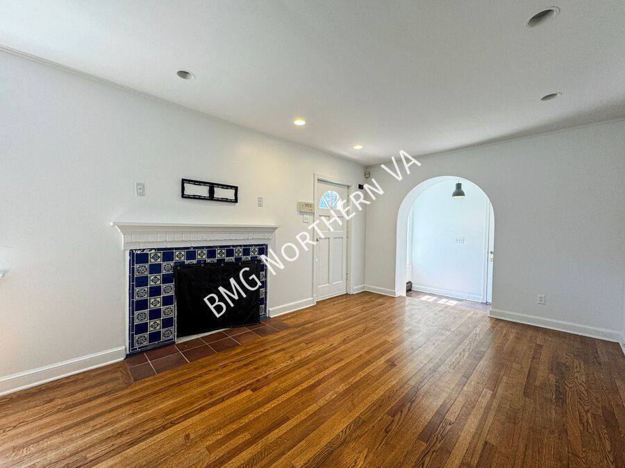 House for rent at 6600 Braddock Rd, Alexandria, VA 22312