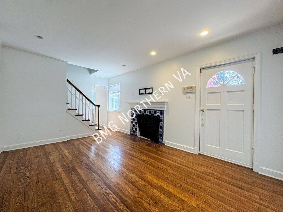 House for rent at 6600 Braddock Rd, Alexandria, VA 22312