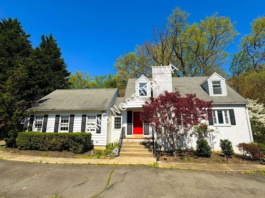 House for rent at 6600 Braddock Rd, Alexandria, VA 22312