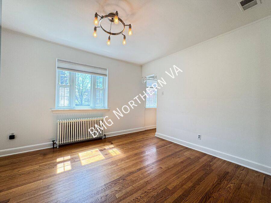 House for rent at 6600 Braddock Rd, Alexandria, VA 22312