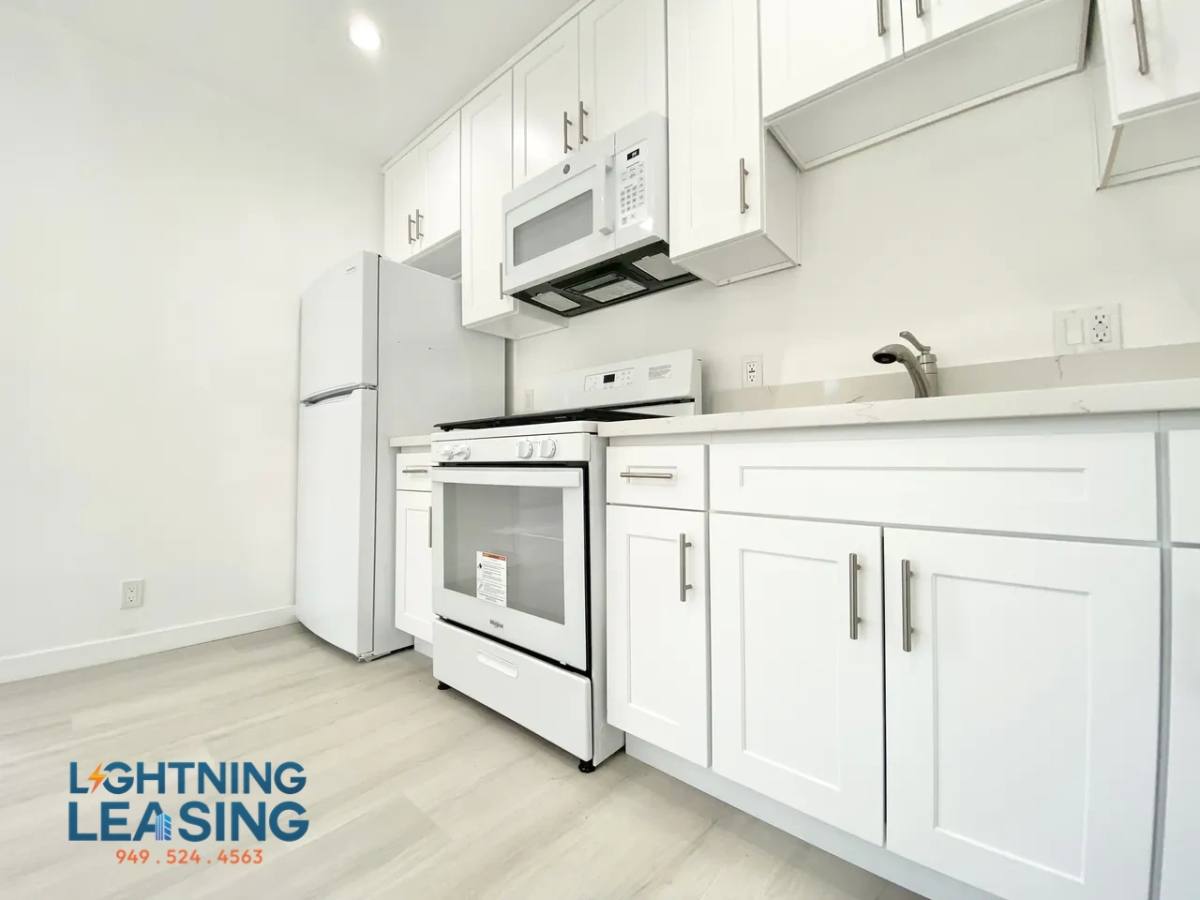 Apartment for rent at 1669 1 2 W Blvd #1668, Los Angeles, CA 90019