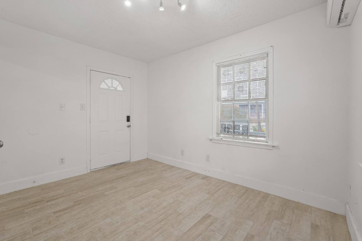 Apartment for rent at 1415 Church St #1415A, Galveston, TX 77550