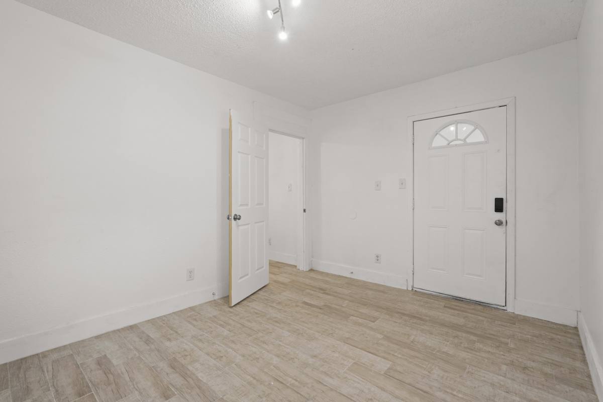 Apartment for rent at 1415 Church St #1415A, Galveston, TX 77550
