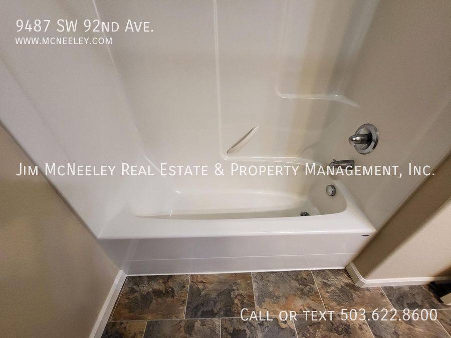 Townhouse for rent at 9487 SW 92nd Ave, Portland, OR 97223