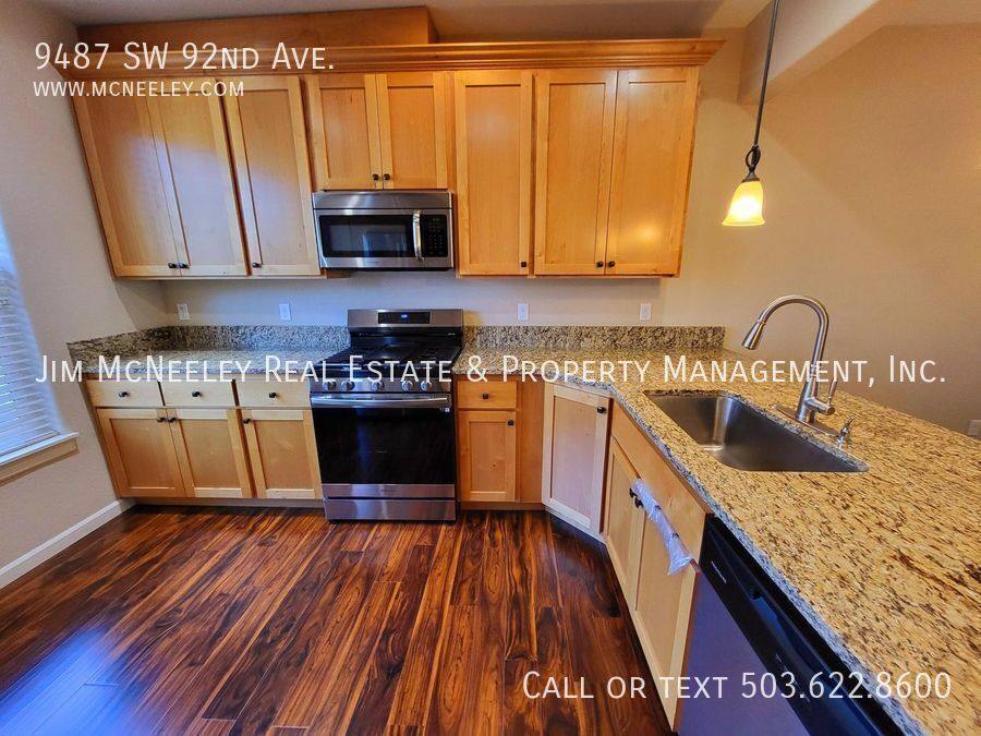 Townhouse for rent at 9487 SW 92nd Ave, Portland, OR 97223