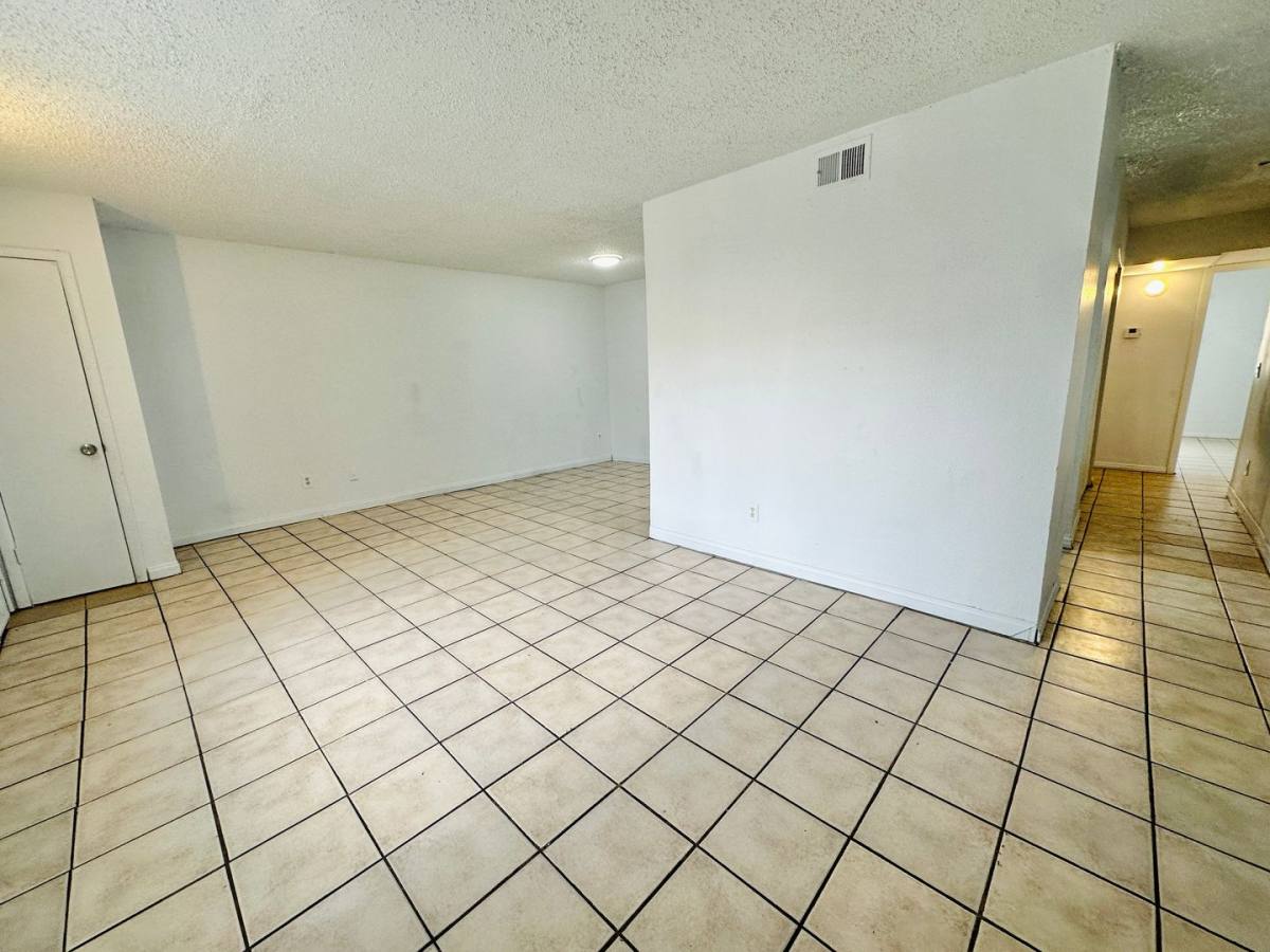 Apartment for rent at 3620 Ala Dr, Las Vegas, NV 89103