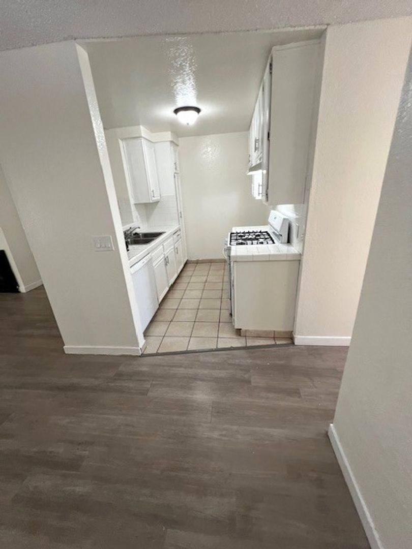 Apartment for rent at 9929 Sepulveda Blvd, Mission Hills, CA 91345