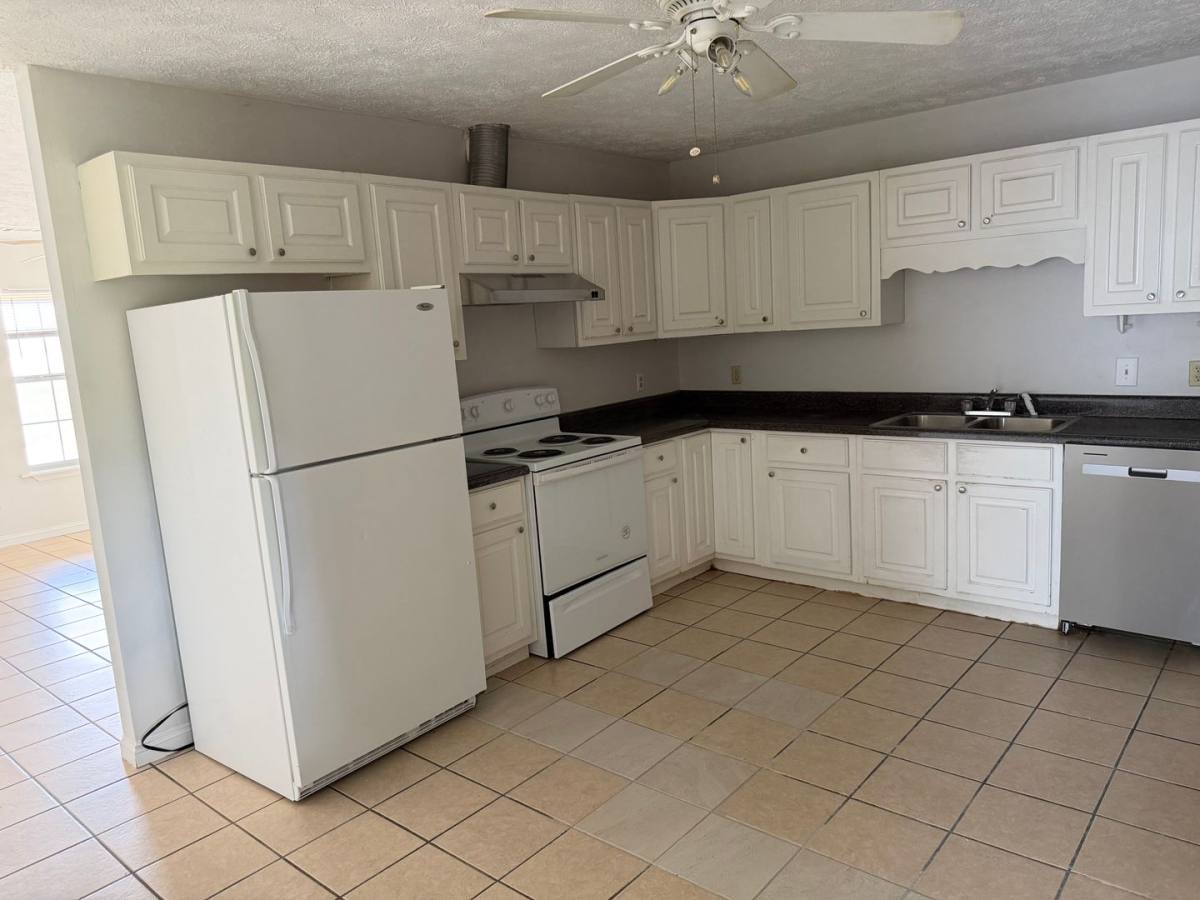 House for rent at 10570 Highway, Mantachie, MS 38855