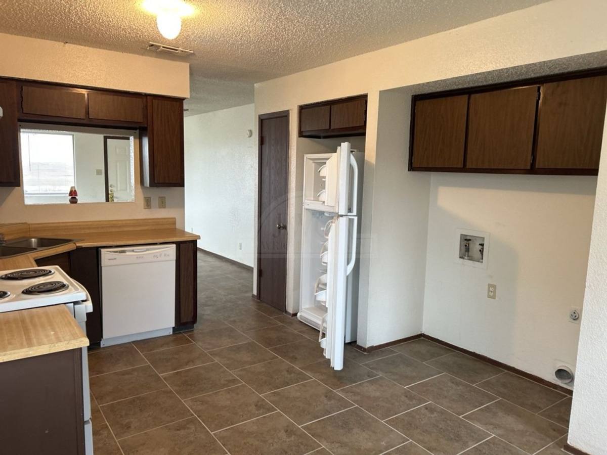 Townhouse for rent at 2409 Shoemaker Dr, Killeen, TX 76543