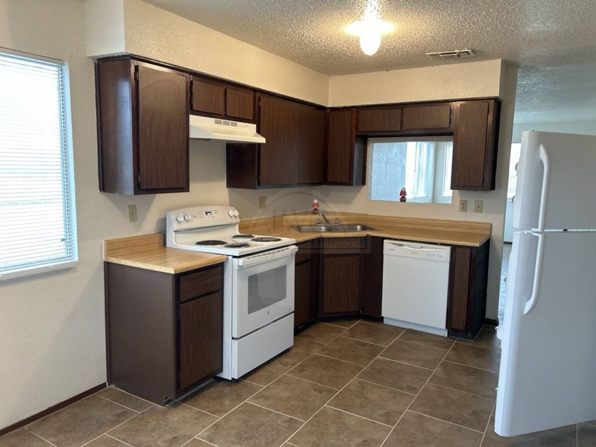 Townhouse for rent at 2409 Shoemaker Dr, Killeen, TX 76543