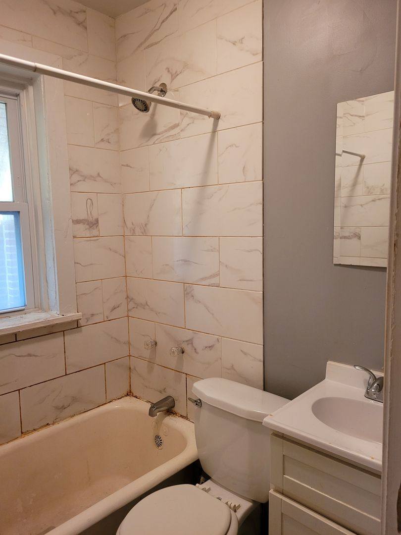 Apartment for rent at 4710 Eichelberger, Saint Louis, MO 63116