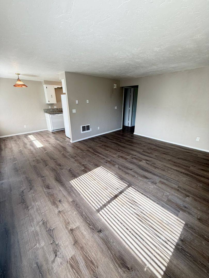 Apartment for rent at 198 E Milton St, Lebanon, OR 97355
