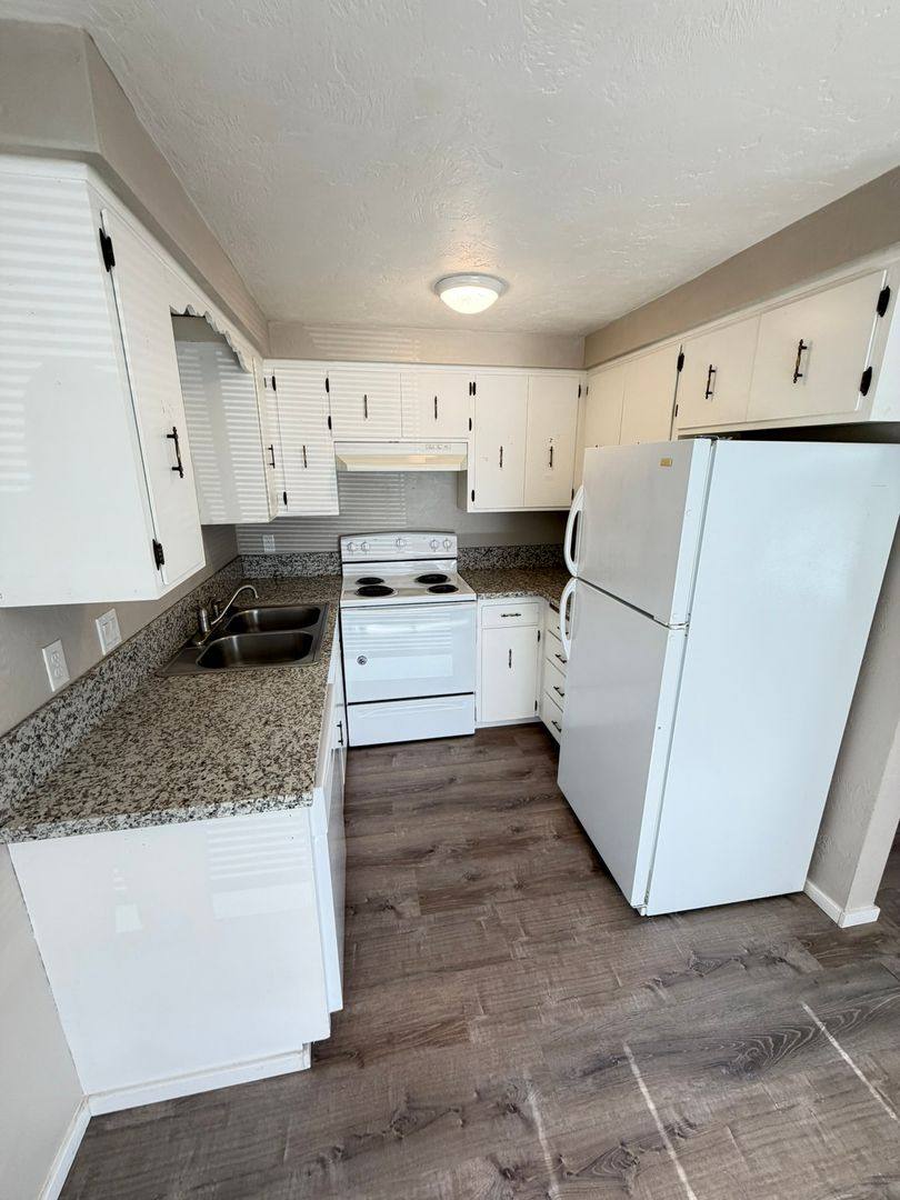 Apartment for rent at 198 E Milton St, Lebanon, OR 97355