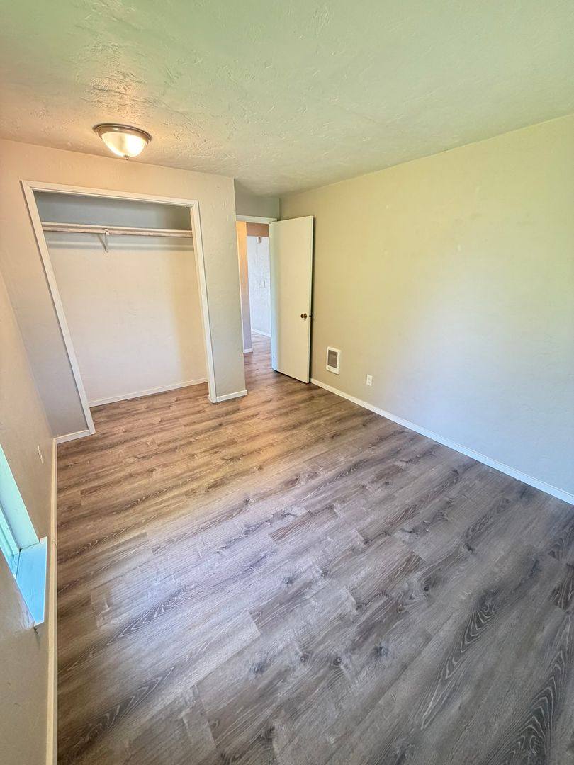 Apartment for rent at 198 E Milton St, Lebanon, OR 97355