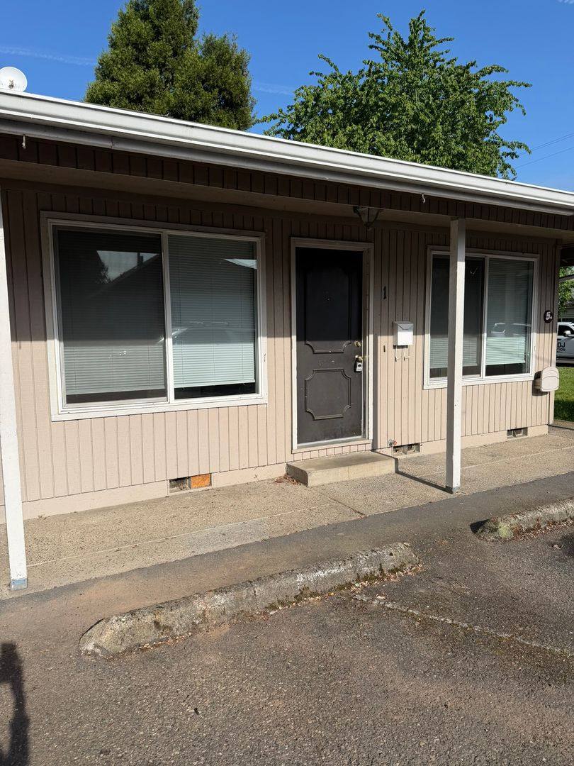 Apartment for rent at 198 E Milton St, Lebanon, OR 97355