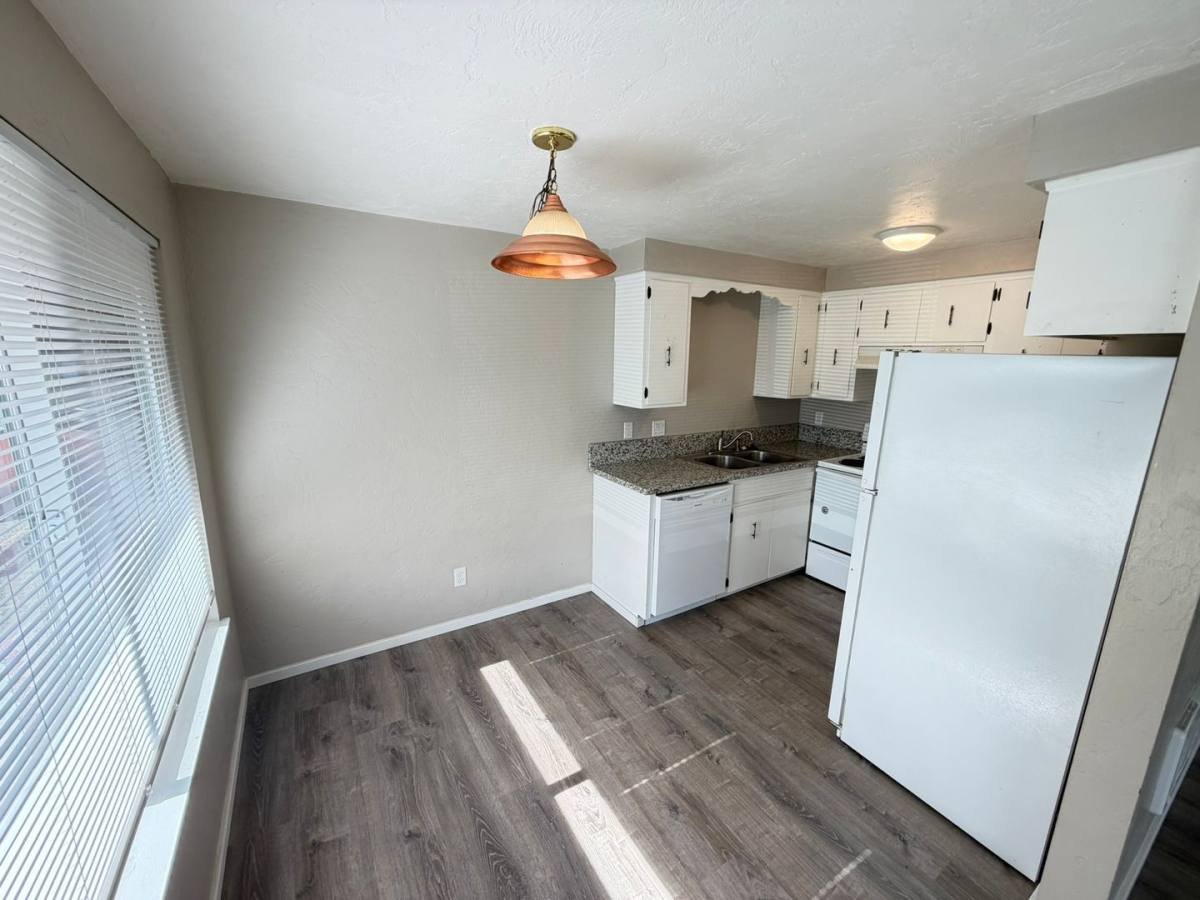 Apartment for rent at 198 E Milton St, Lebanon, OR 97355