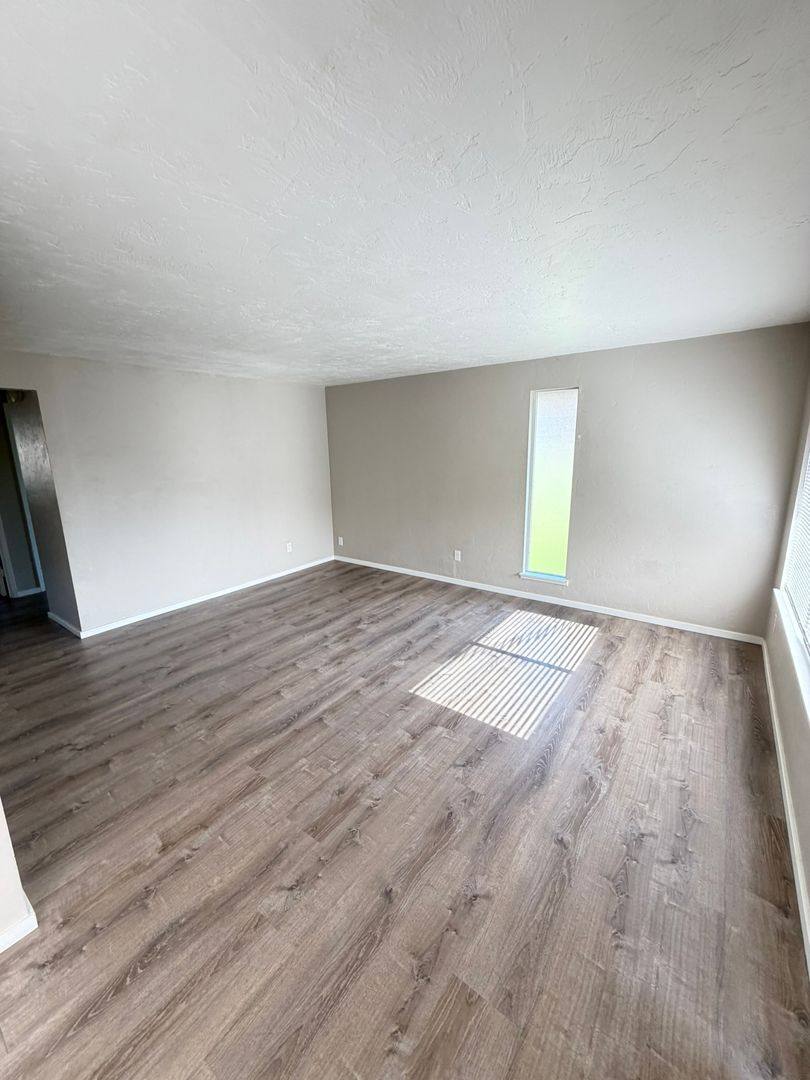 Apartment for rent at 198 E Milton St, Lebanon, OR 97355