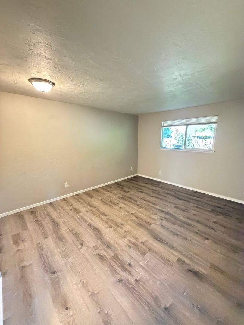 Apartment for rent at 198 E Milton St, Lebanon, OR 97355