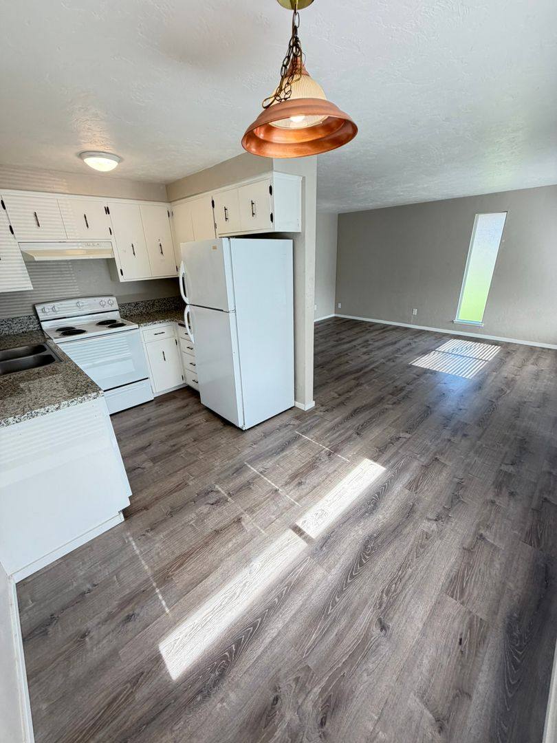 Apartment for rent at 198 E Milton St, Lebanon, OR 97355