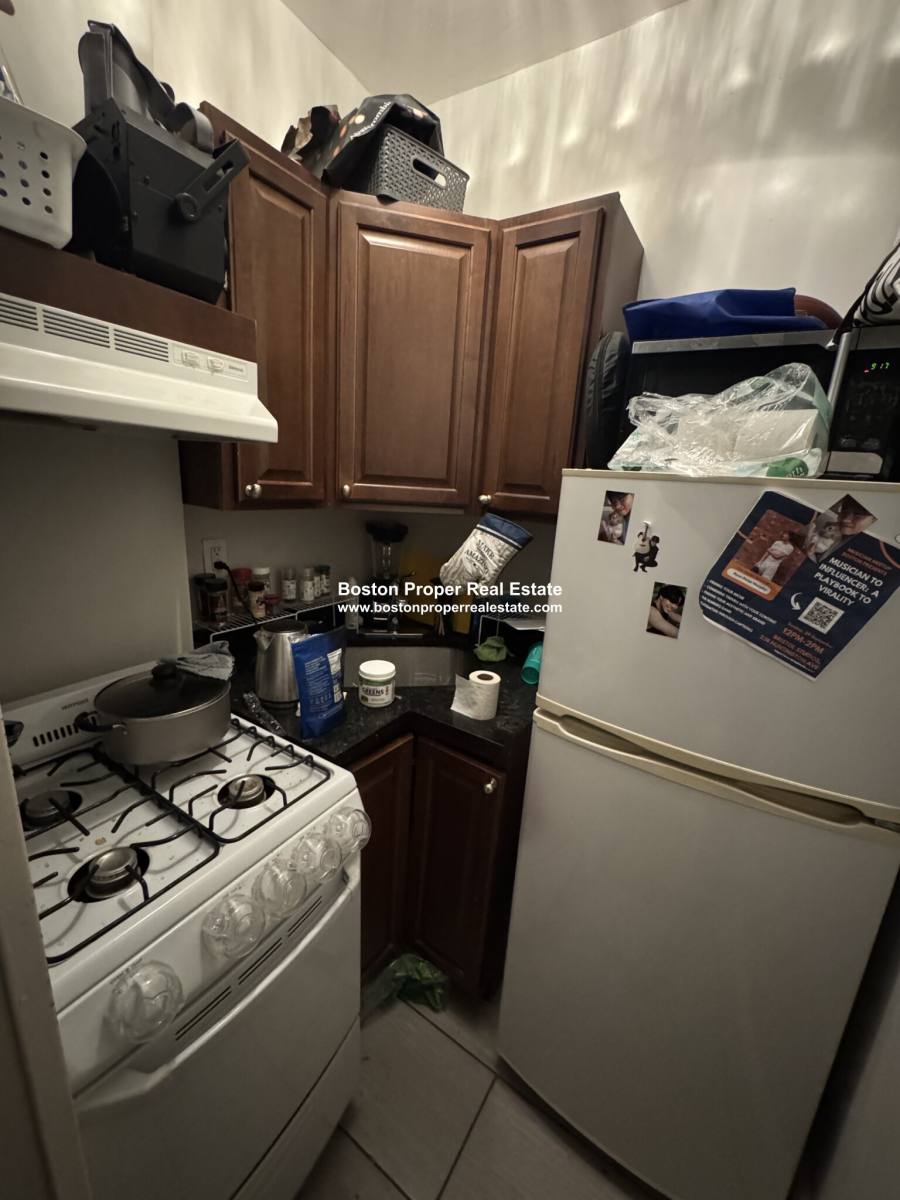 Apartment for rent at 38 Hemenway St #8, Boston, MA 02115