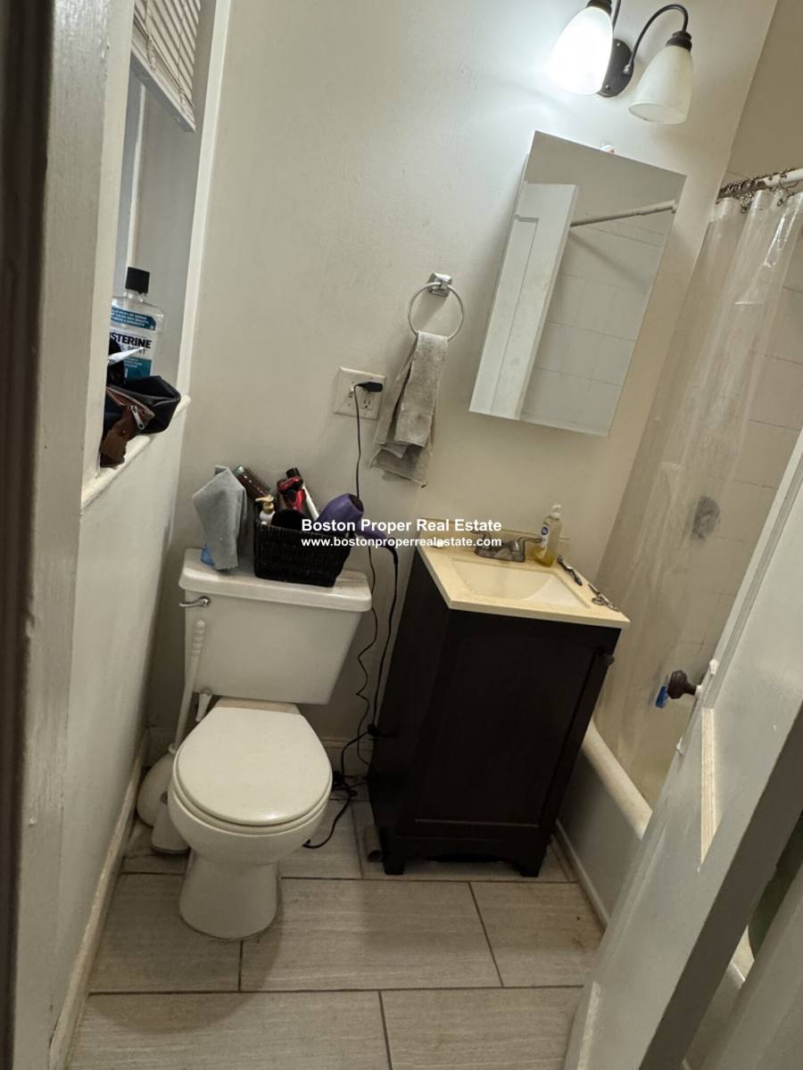 Apartment for rent at 38 Hemenway St #8, Boston, MA 02115