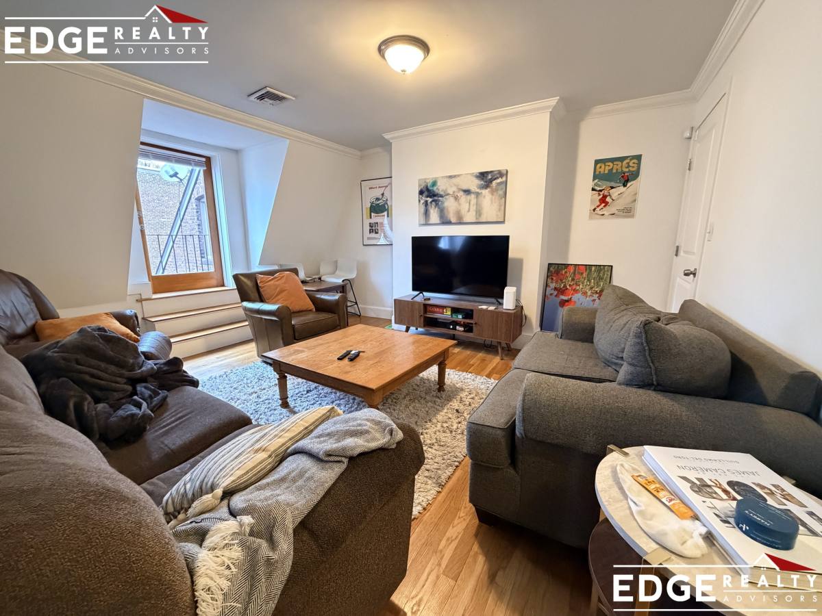 Apartment for rent at 1798 Beacon St #3, Brookline, MA 02445
